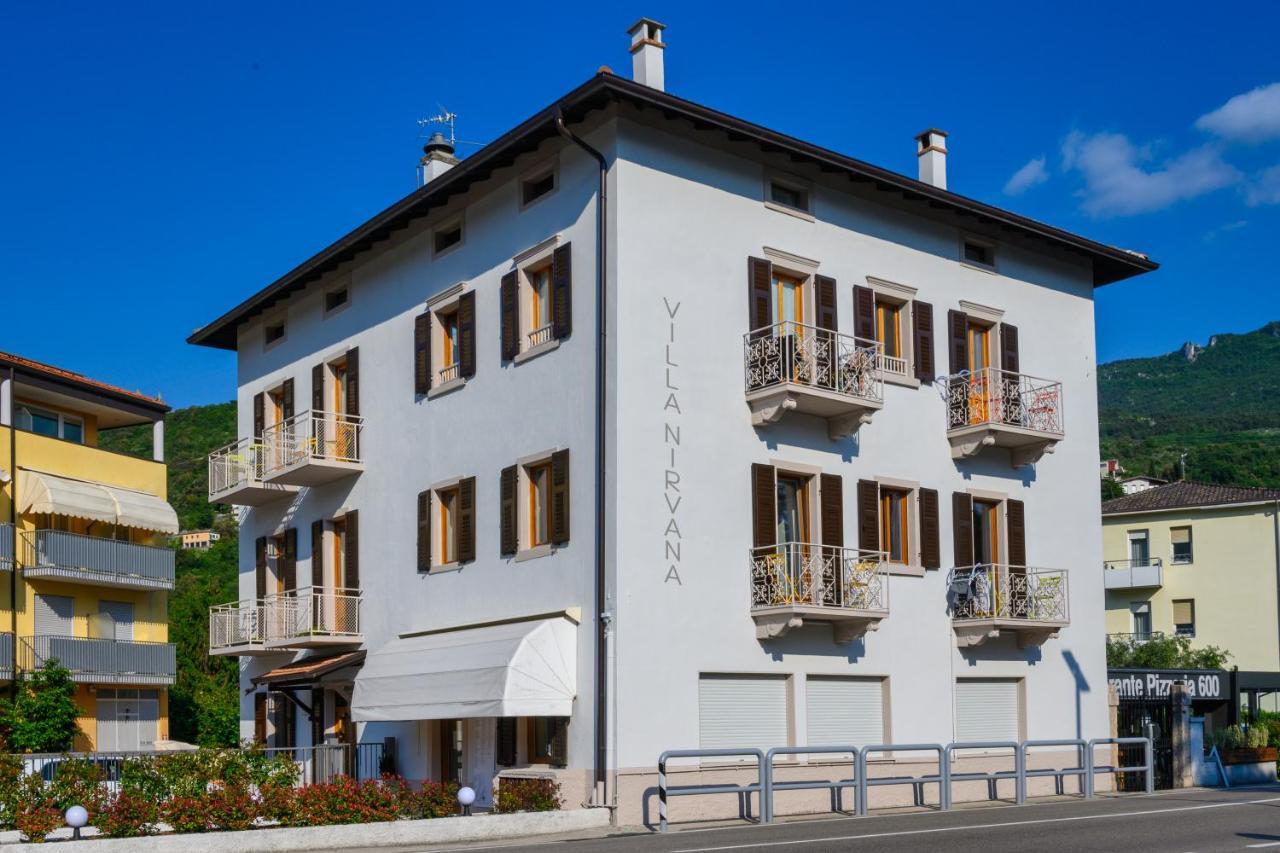 Nirvana Apartments Torbole Sul Garda Exterior foto